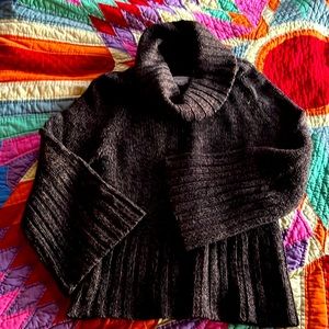 ❄️Cowl neck bell sleeved short sweater